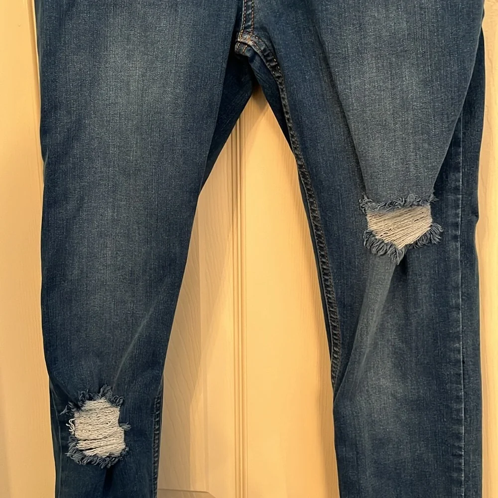 Free People Women’s Shark Bite Distressed High Rise Med Wash Skinny Jeans Sz‎ 27